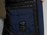 Пуховое полупальто с накладными карманами и капюшоном