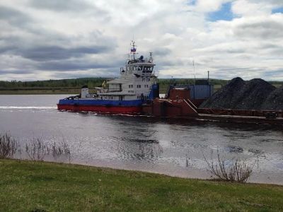 Первую партию угля доставили по реке Амге