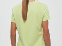 Базовая футболка приталенного силуэта