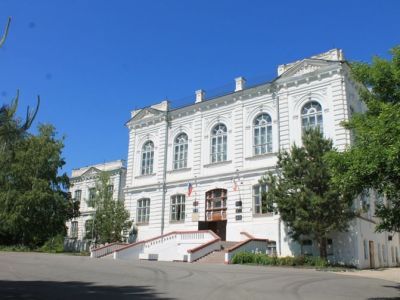 Здание, где учился герой Советского Союза Талалихин B.B.