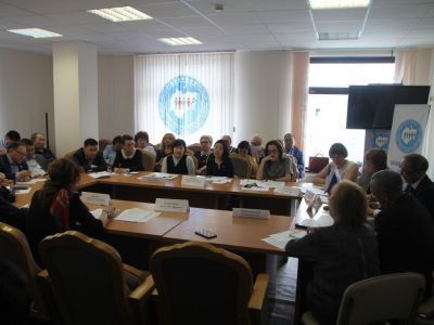 Внедрение модельных штатных расписаний обсудили в Общественной палате Якутии