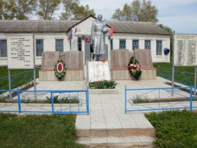 Братская могила воинов, погибших в 1943 г.