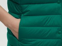 Утепленный жилет приталенного силуэта