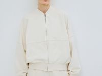 Бомбер, Бежевый