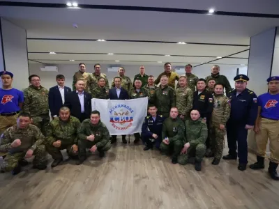 Айсен Николаев поздравил якутян с Днем защитника Отечества