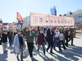 Фото. В Якутске акция «Бессмертный полк» собрала более 50 тысяч человек