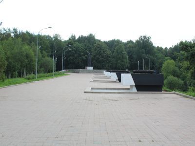 Мемориал "Скорбящая"