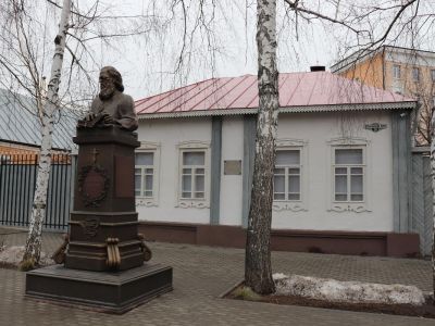 Дом, в котором в 1944-1946 гг. жил святитель Лука (Войно-Ясенецкий), профессор, доктор медицины, лауреат государственной премии