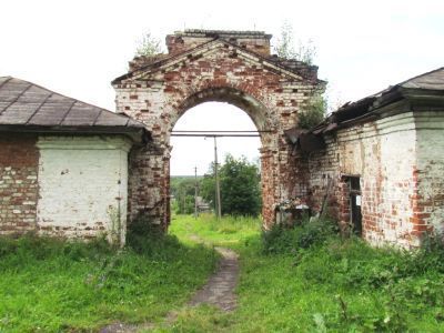 Две сторожки в составе храмового комплекса