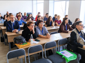 Медиа саммит в Биробиджане: газета против клипового мышления - как удерживать читателя в эпоху скролла