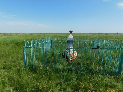 Братская могила советских воинов, погибших в период Сталинградской битвы