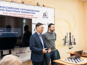 Гроссмейстер Игорь Лысый встретился с шахматистами в Якутске