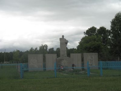 Братская могила 9 партизан