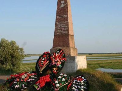 Памятник Герою Советского Союза А. Панкратову