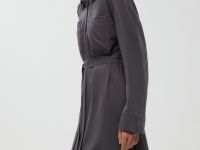 Платье с нагрудными карманами и поясом