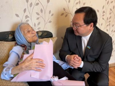 Миллион рублей выплатили столетней жительнице Якутска