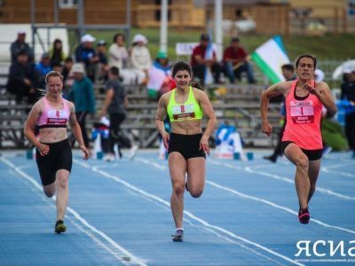 Победительницей Игр народов в Амге на стометровом забеге стала Татьяна Олешко