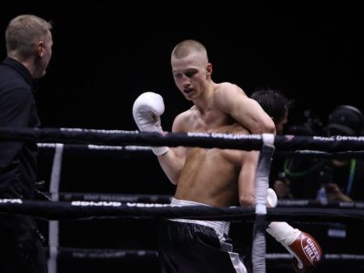 Якутянин Николай Пшенников одержал победу на вечере профбокса над таиландцем