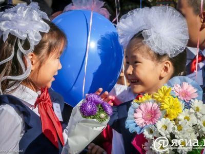 Глава Якутии поздравил с Днём знаний