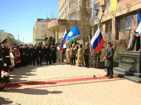В Якутске воздали дань памяти Василию Никифорову-Кюлюмнюр