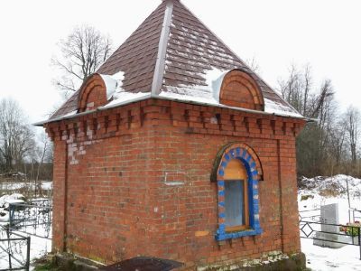 Часовня над фамильным захоронением Кудиновых