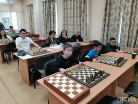 Международный гроссмейстер провел мастер-класс по шахматам в Якутске