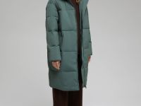 Утепленное стеганое пальто с капюшоном