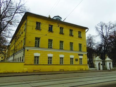 Боковой флигель