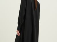 Платье в рубчик с отложным воротником