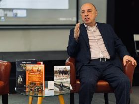 Секретарь СЖР Рафаэль Гусейнов выступил перед московскими старшеклассниками