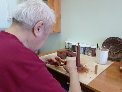 В Якутии бездомные люди научились гончарному делу