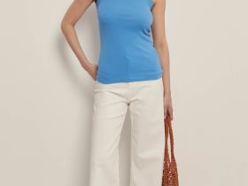 Майка приталенного силуэта