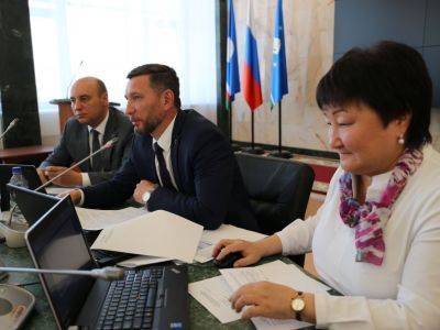 В администрации района идет работа деcятой сессии районного Совета