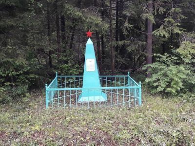 Обелиск Василию Кадрову - секретарю комсомольской организации, зверски убитому кулаками в 1931 г.