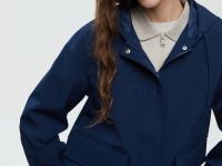 Ветровка с капюшоном свободного силуэта