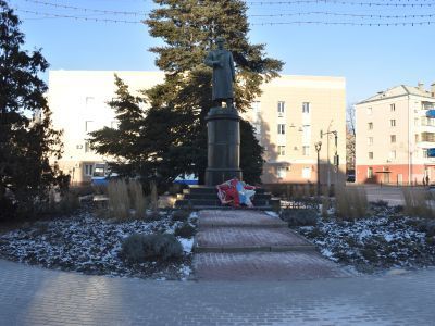 Памятник генералу армии И.Р.Апанасенко