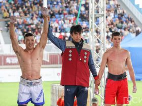 Завершились соревнования по мас-рестлингу и якутской вертушке на Играх Манчаары