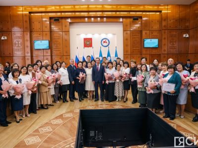 Глава Якутии Айсен Николаев поздравил с Днем учителя