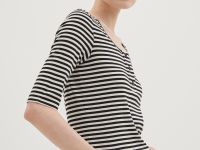 Блузка с округлым вырезом в полоску