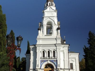 Собор Михаила Архангела с интерьером