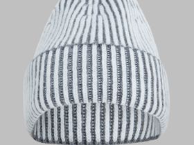 Вязаная шапка из коллаборации с maneken