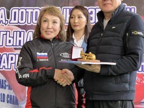 На помост мас-рестлинга вышла полиция Монголии!