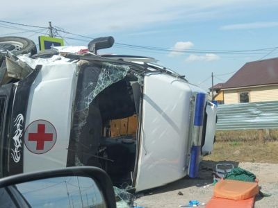 В Якутске автомобиль скорой помощи попал в ДТП. Пострадали четверо