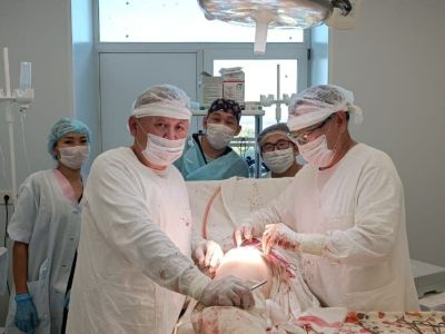 Первую операцию по замене сустава провели 86-летней женщине с переломом бедра в Хангаласском районе
