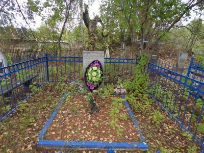 Братская могила партизан особого партизанского полка "13", погибших в борьбе с немецко-фашистскими захватчиками