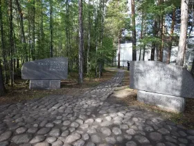 Айсен Николаев почтил память шахтёров в Нерюнгри