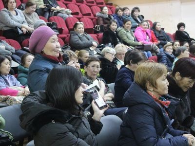 Почти 80% жителей Якутии хотят получать информацию о работе депутатов