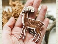 Деревянная брошка Дворникова А. "Олень"