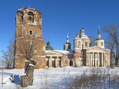 Воскресенская церковь с колокольней