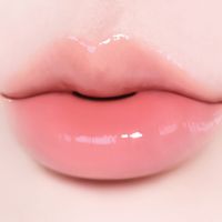 Блеск для губ с влажным сиянием Milk Touch Dew Stain Sheer Lip Gloss 09 Soft Aide